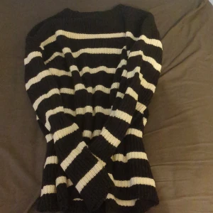 Oversized hoodie - Köpt från HM! I bra skick. Har inte använt, köpte och sen inte kommit till användning 