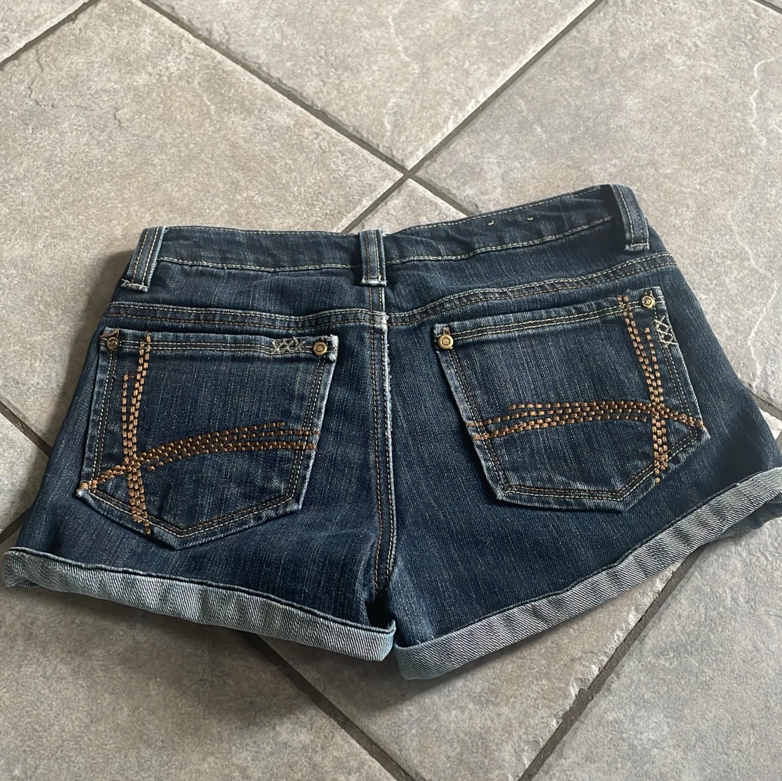 Lågmidjade shorts - 90