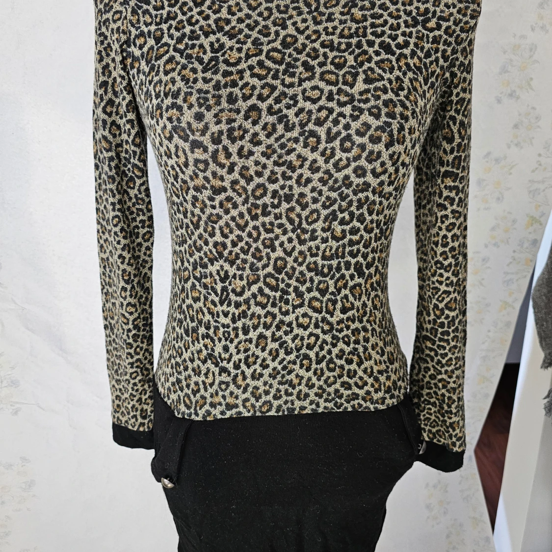 Leopardmönstrad tröja från Mega Collector