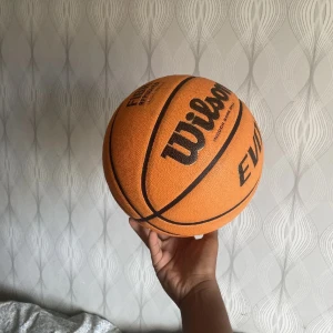 Wilson Basketball  - Storlek 7 inomhus boll