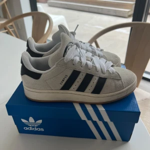 Adidas campus  - Adidas campus, använda ett par gånger så i nyskick. Strl 38, beiga