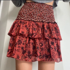 Röd kjol - Trendig kjol från Zara