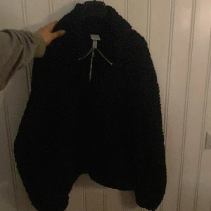 Teddytröja - Mysig tröja. Använd ett fåtal gånger. 