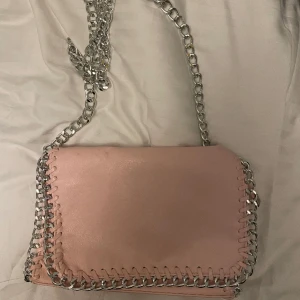 Tiamo väska  - Bra skick, oanvänd, köpt för 500kr