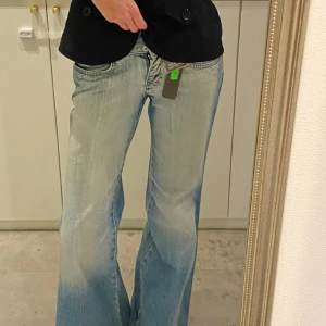 Lowwaisted bootcut jeans - Så sjukt snygga ljusa lågmidjade bootcut jeans ❤️