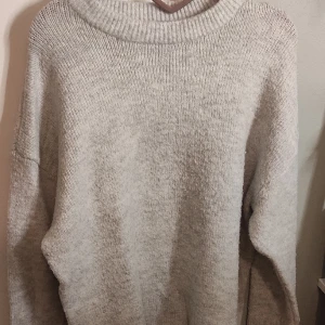 Stickad tröja  - Storlek XL men jag skulle säga att det är en oversized M 💞