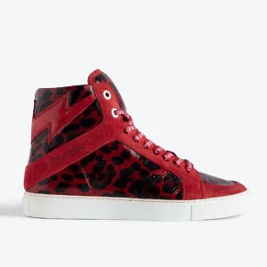 Zadig et voltaire  - Säljer dessa HELT oanvända skor enbart testade. Säljer dem då dem är för stora i storleken. Skorna kostar 5000kr på hemsidan med frakt. Kvitto, låda och dustbag medföljer