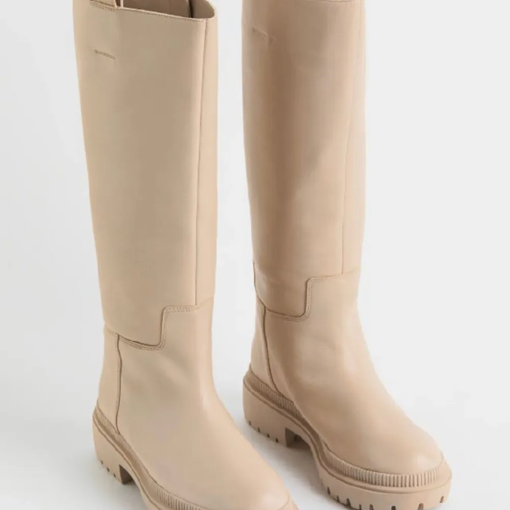Fett coola höga boots i storlek 39, perfekta för utgång❤️nyskick. Skor.