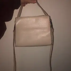 En sjukt fin väska väl användt 