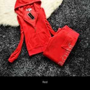 Juicy couture  - ”Juicy couture” set från Aliexpress. Köpte på tradera men vad för litet! Storlek XS. 