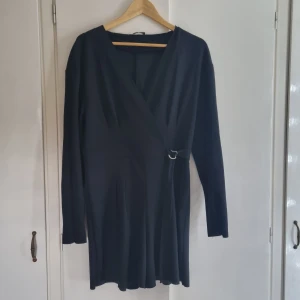 Kort jumpsuit - Kort jumpsuit, sitter väldigt bra. 