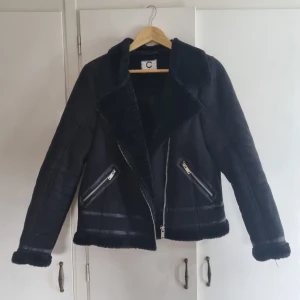 Vinterjacka - Använd fåtal ggr.