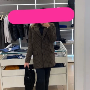 Ull kappa - Mönstrad Ull kappa från zara.   Frakt ingår inte