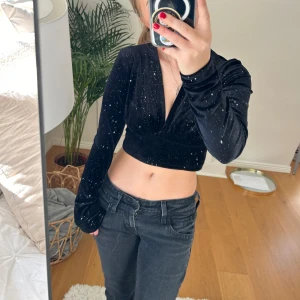 Festtopp - Superfin festtopp som ej kommer till användning. Köpt på sellpy men oanvänd💕