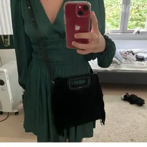 Fin grön klänning från Maje, köpt för 2100 passar till allt