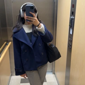 Design by si kappa - Kappa från design by si i ny skick, använd endast fåtal gånger. Säljer då den inte kommer så mycket till användning. Pris kan diskuteras 