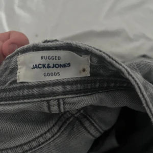 Jack and Jones jeans grey - Sköna jeans. Snygg färg 