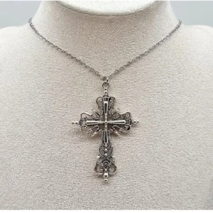 Handgjort halsband  - Handgjort halsband ●Material- rostfritt stål och kroset zinklegeringar ●Gjord i bra kvalitet 💎☆Längd - 44cm ,korset-6cm[Frakt 18kr]