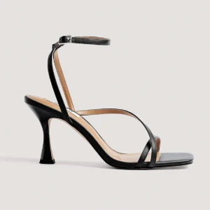 Klackar NAKD - Klackar från NAKD, storlek 40, använda 2 gånger🩷🩷