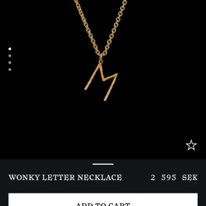 Wonky letter necklace - Säljer mitt wonky letter i N, 50cm kedja alternativ 45cm. Använt några fåtal gånger, öppen får att ses i Stockholm💗💗