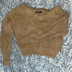 Stickad tröja  - Storlek xs 