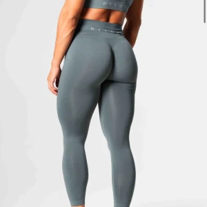 Relode prime scrunch  - Relode prime scrunch i storlek xs, väldigt stretchiga i materialet skulle säga att dom sitter som en S. Grön/blå/grå färg. Köpta för 700kr och i bra skick. Använda kanske 2 gånger 