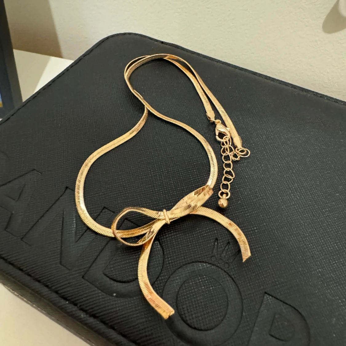 Rosett halsband  - 90