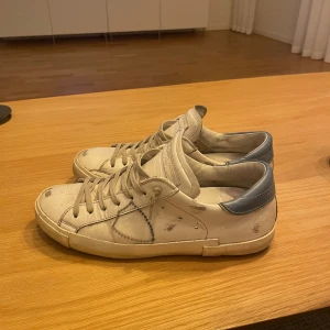 Philippe model skor - Models med några skador men fortfarande användbara