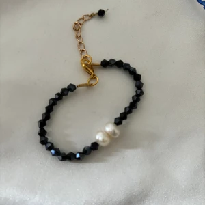 Handgjorda pärlarmband  - Handgjorda fina pärlarmband 