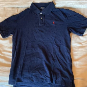 Raffe piqe - Skön raffe piqe till sommaren! Hämta nu för bra pris i ett bra skick!