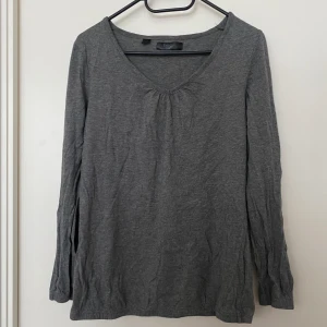 Långärmad tröja - En långärmad tröja från bonprix i storlek M