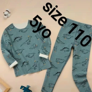 1 set of  thermal PJs  for boys or girls - 1 set of  thermal underwear for kids Keep you kid worm on cold nights  ( Varma underkläder som håller ditt barn varmt en kall natt.)