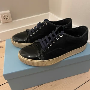 Lanvin skor i bra skick, UK6/EU40 - Mörkblå Lanvin skor i bra skick Storlek UK6/EU40 