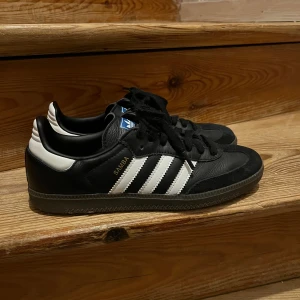Adidas samba - Adidas samba, svarta, skick: 9/10. Storlek 38. 