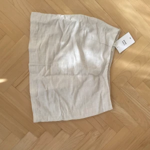 Linnekjol  - Prislapp kvar Prisförslag tas emot🥰