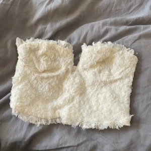 Topp  - Säljer nu min fina topp från stradivarius