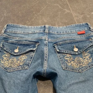 Bootcut lowwaist - Jätte fina lowwaist jeans från hm Storlek 40 Ändats använd 2 gånger ❤️