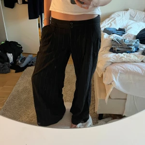 Low waist kostymbyxor  - Tveka inte att ställa frågor🤍