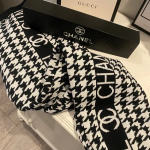 Chanel byxor 36/38  - Fina Chanel byxor stl 36/38. Nya! 