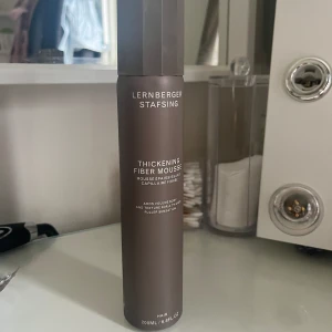 Volym mousse  - Lernberger Stafsing  Thickening Fiber Mousse 200 ml! Nypris 279kr!! Helt ny! Endast tagit en liten ärta på min hand!
