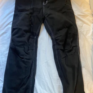 Baggy Jeans - Bra skick, bershka parachute jeans. Ej skador eller liknande. Rensar garderoben