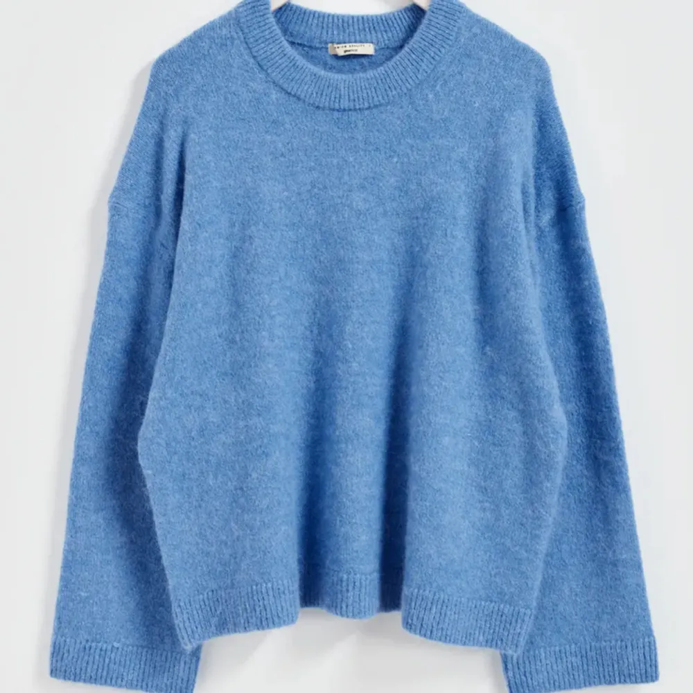 Jättefin blå tröja från Gina, orginalpris 400 kr men säljer 199 kr 🩵 . Tröjor & Koftor.