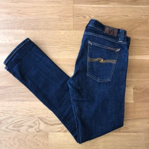 Nudie jeans - Fina nudie jeans i gott skick  Storlek 30 30  Skriv gärna för fler bilder eller om du har några frågor!