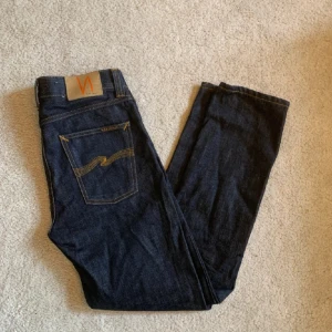 Nudie jeans - Nudie jeans straight fit bra skick