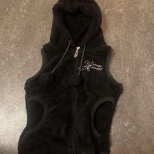 Stich and soul väst med luva  - Söt väst från stich and soul🎀 bra skick 