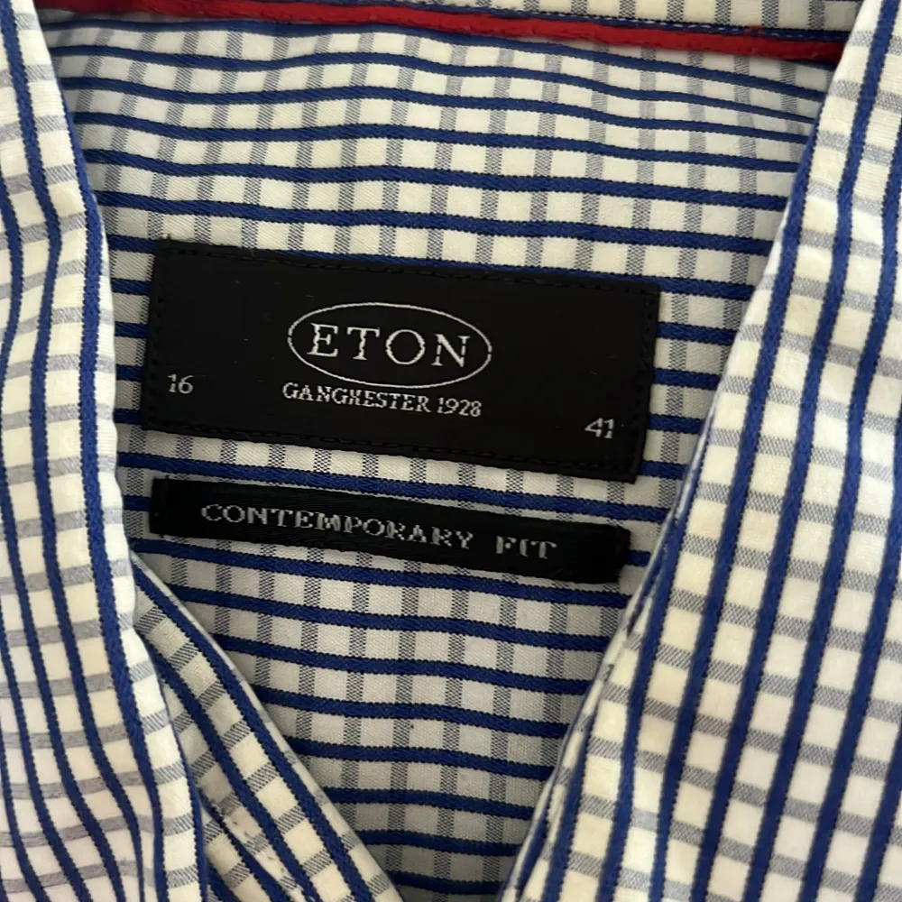 Skjorta herr från märket Eton, nypris 1700kr, nyskick då den knappast är använd, storlek 41 Frakt ingår inte i priset!. Skjortor.