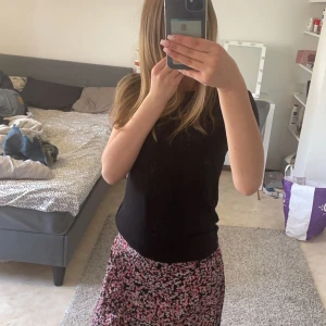 Volangkjol - Säljer då den aldrig har kommit till användning 