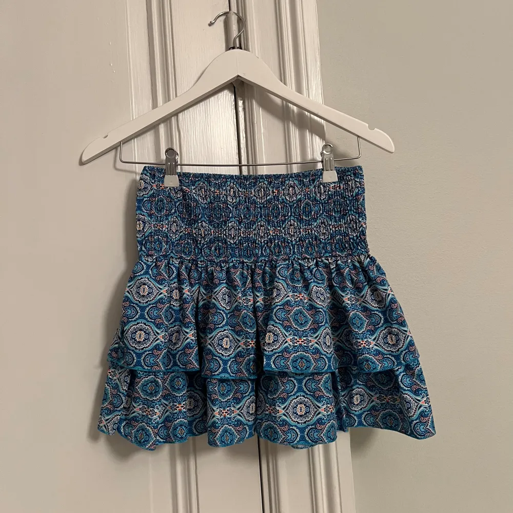Säljer denna superfina kjol. Den är helt ny och i nyskick. Nypris är 420 kr.. Kjolar.