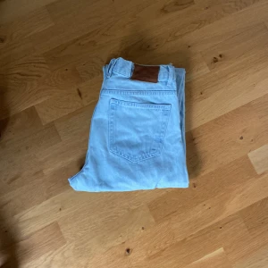 Jeans  - Pull and bear jeans i ljusblå färg 9/10 skick