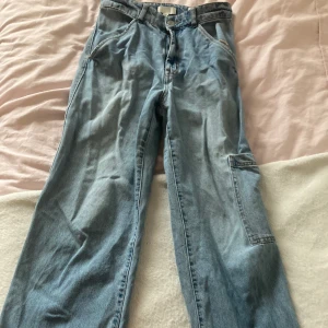 Cargojeans  - Blå cargojeans